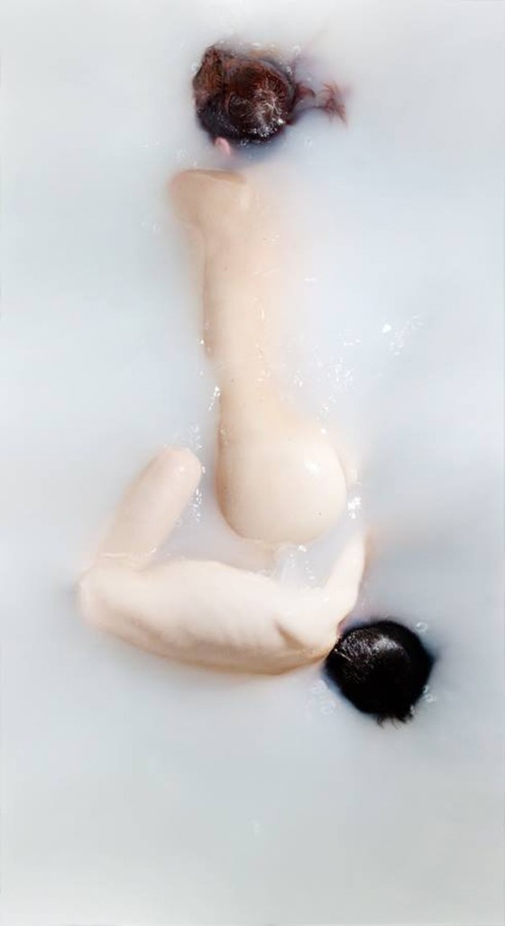 Ramona Zordini - Changing Time - Fotografie di corpi nudi nell'acqua