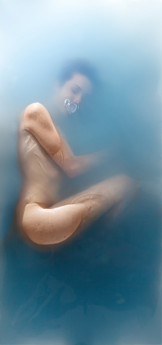 Ramona Zordini - Changing Time - Fotografie di corpi nudi nell'acqua