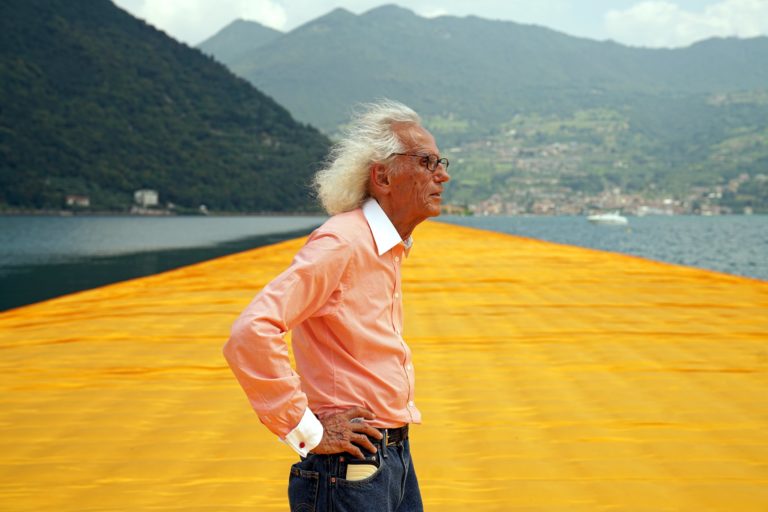 L’artista dei monumenti imballati, Christo è morto, aveva 84 anni